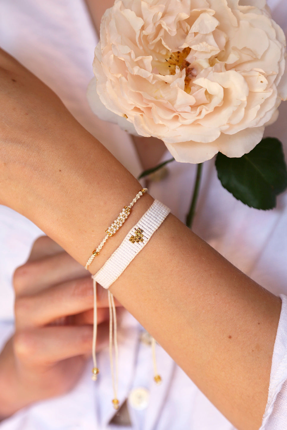 White and Gold Tube Bracelet (LANC12130)