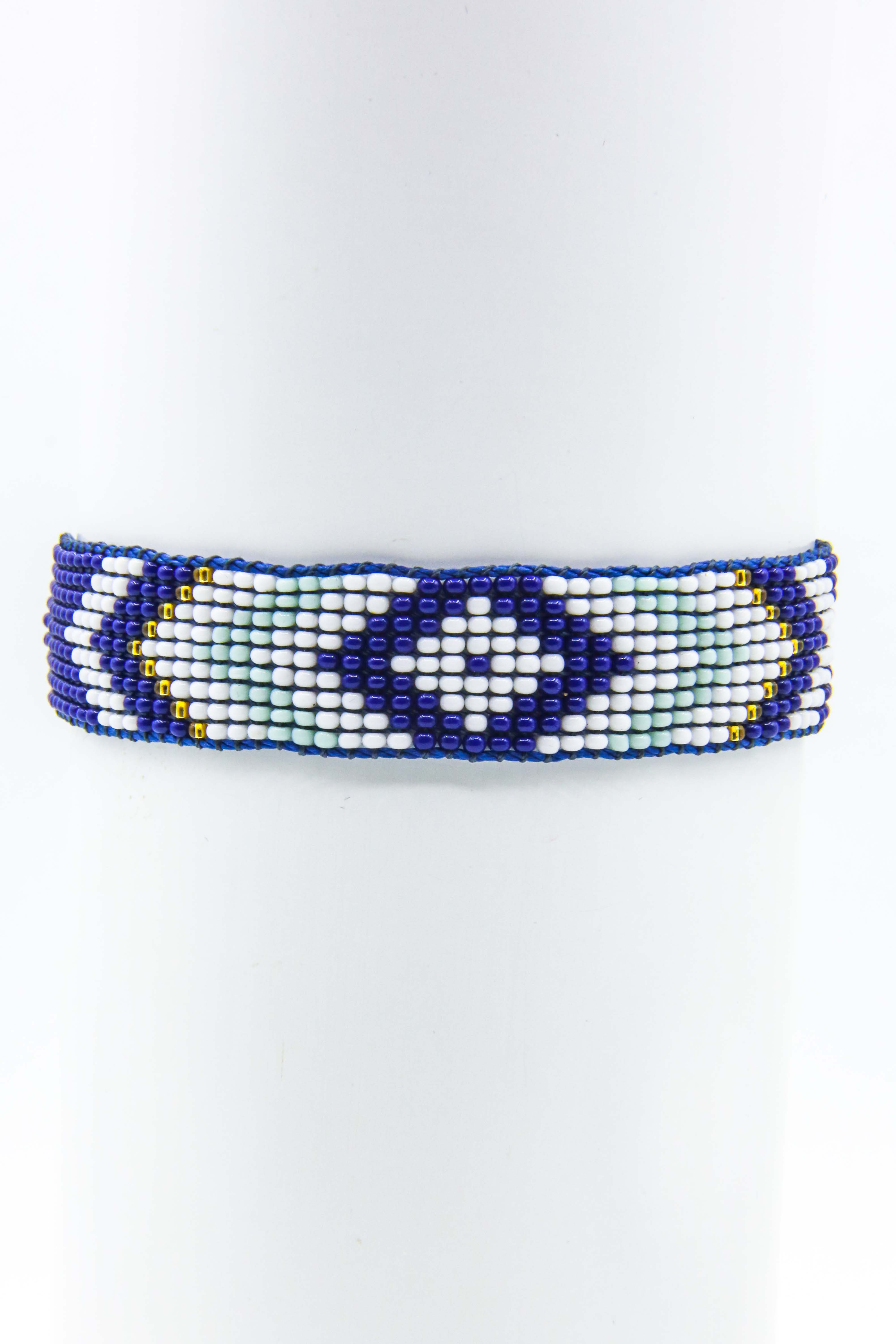 KioniLoomBracelets-147_1225e619-b487-4a91-8bb7-ff16daf6c740.jpg
